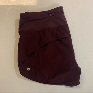 Lululemon speed up short in mulled wine